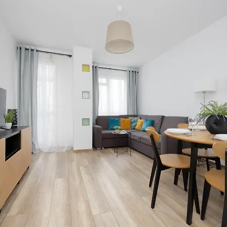 Апартаменты Modern Near Airport Wlochy By Renters *
