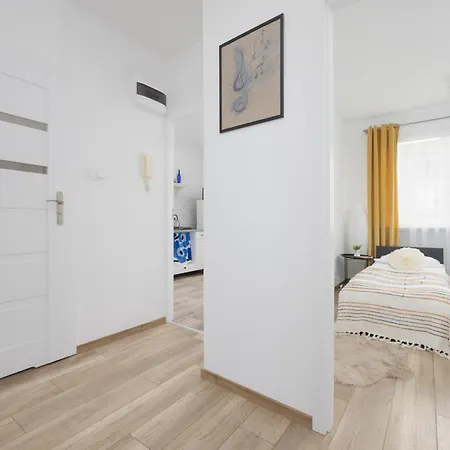 Апартаменты Modern Near Airport Wlochy By Renters