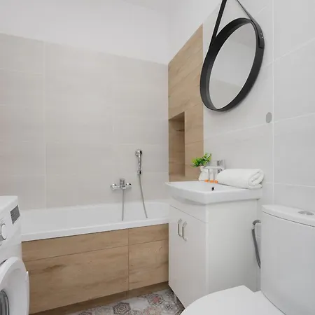 شقة Modern Near Airport Wlochy By Renters