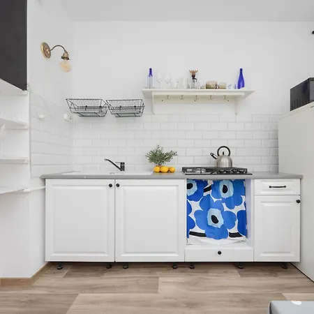Modern Near Airport Wlochy By Renters شقة