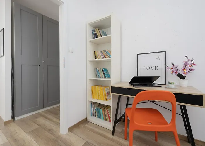 Διαμέρισμα Modern Near Airport Wlochy By Renters