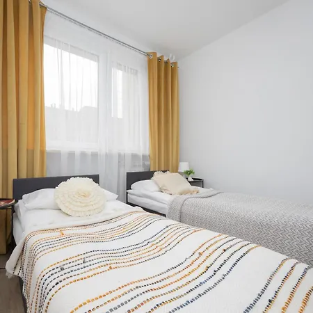 Apartman Modern Near Airport Wlochy By Renters